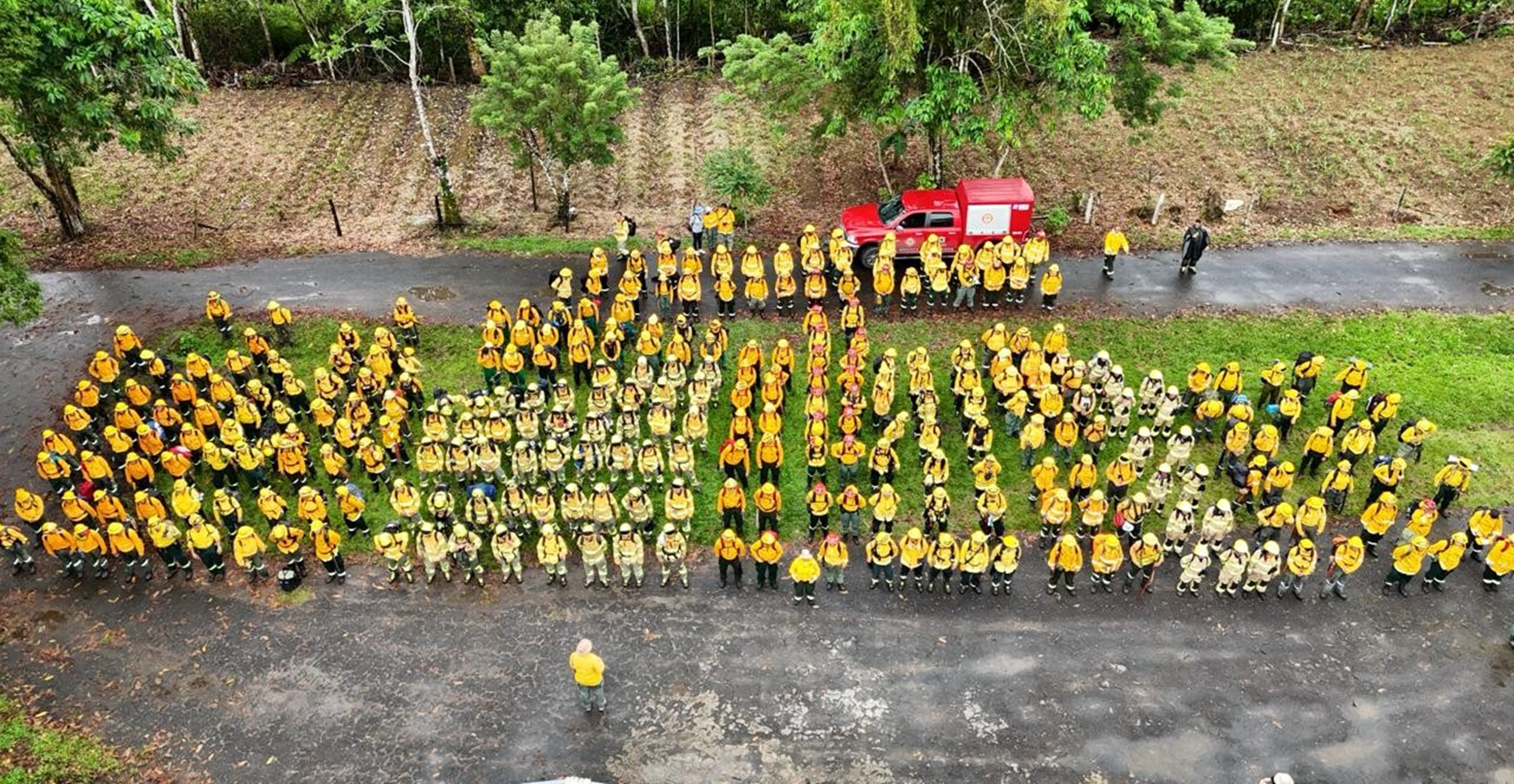 Bomberos fortalecen su capacidad en la primera movilización en gestión de incendios forestales que se realiza en el país