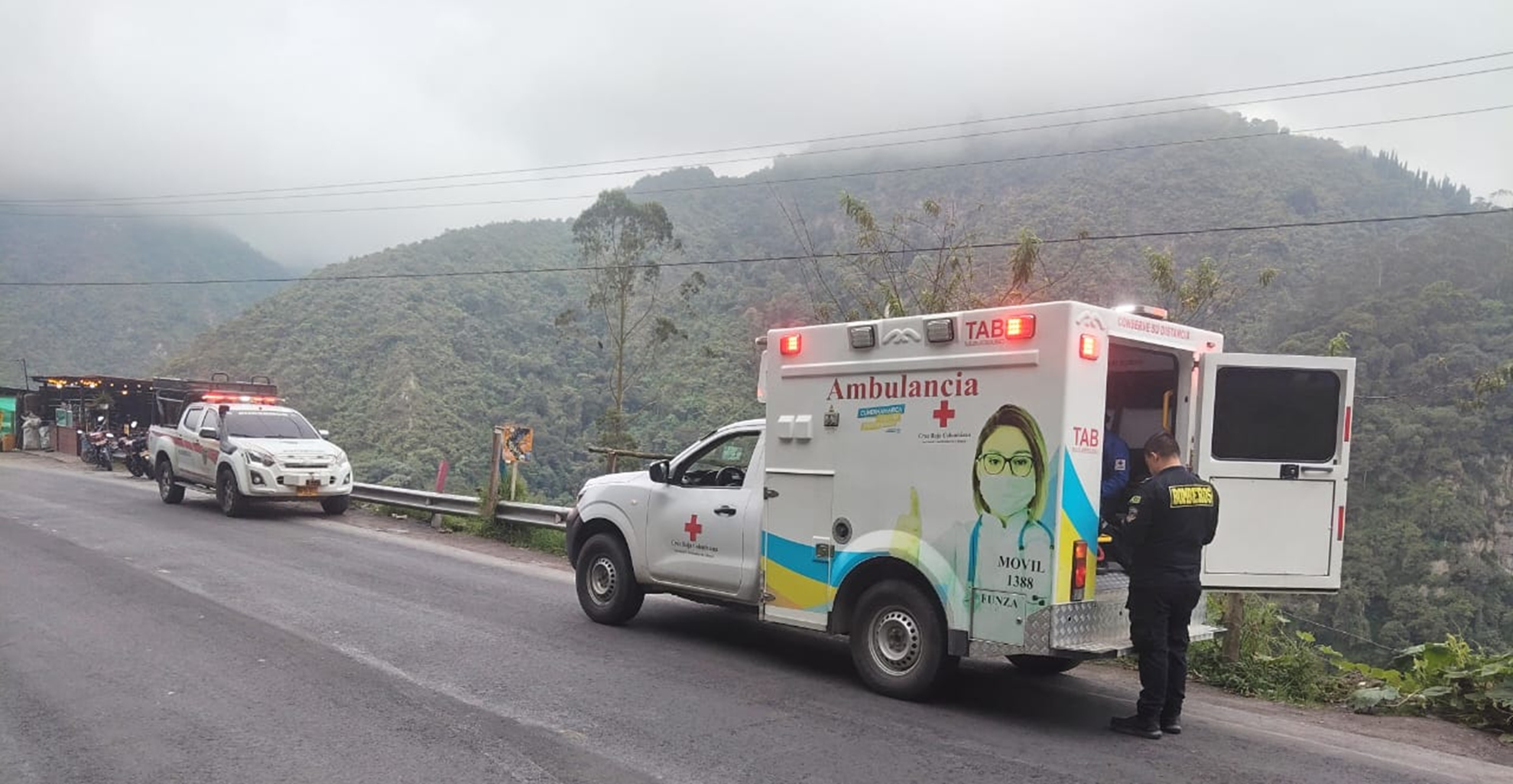 Intervención oportuna de Bomberos en San Antonio de Tequendama permite atención segura de persona en situación de riesgo
