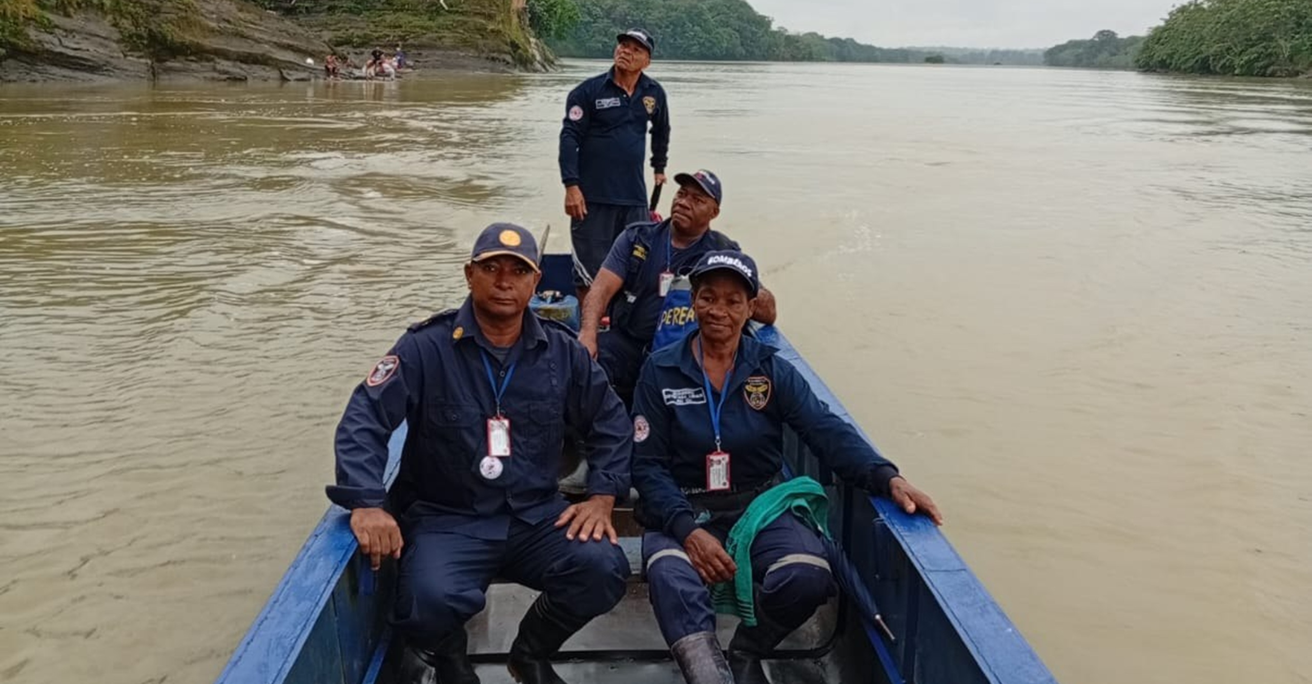 Bomberos de Lloró adelantan operación de búsqueda en el río Atrato