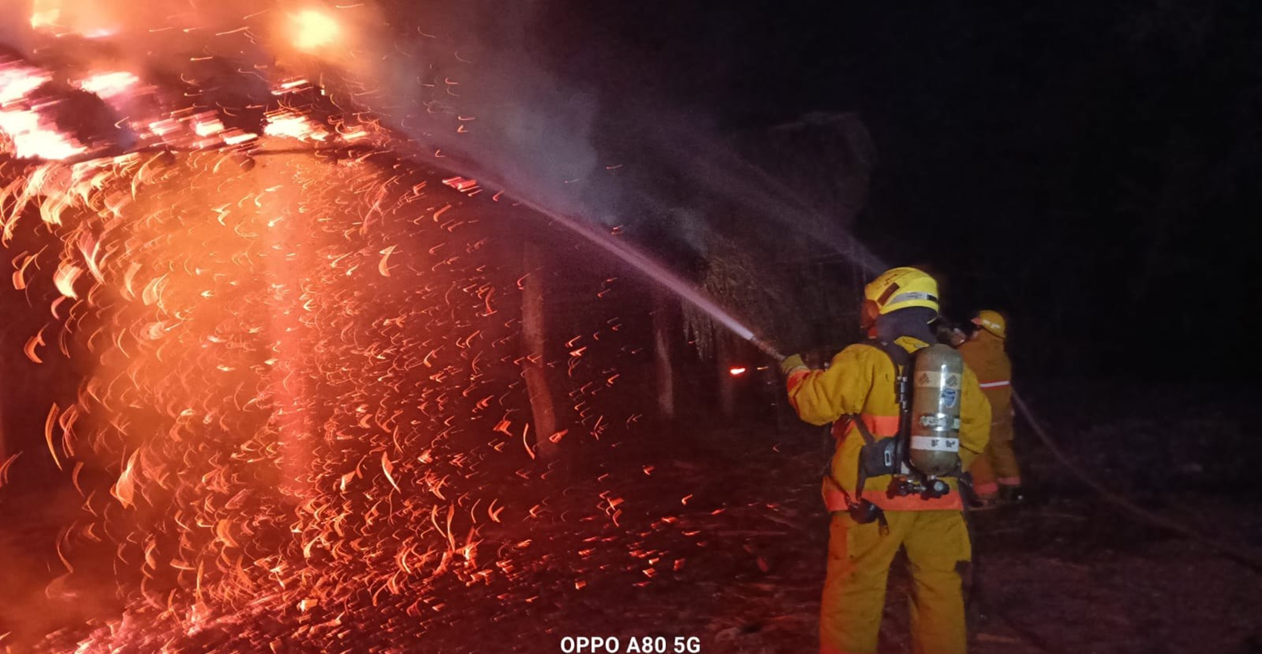 Bomberos de Villeta controlan incendio estructural y logran preservar el 80 % de la edificación
