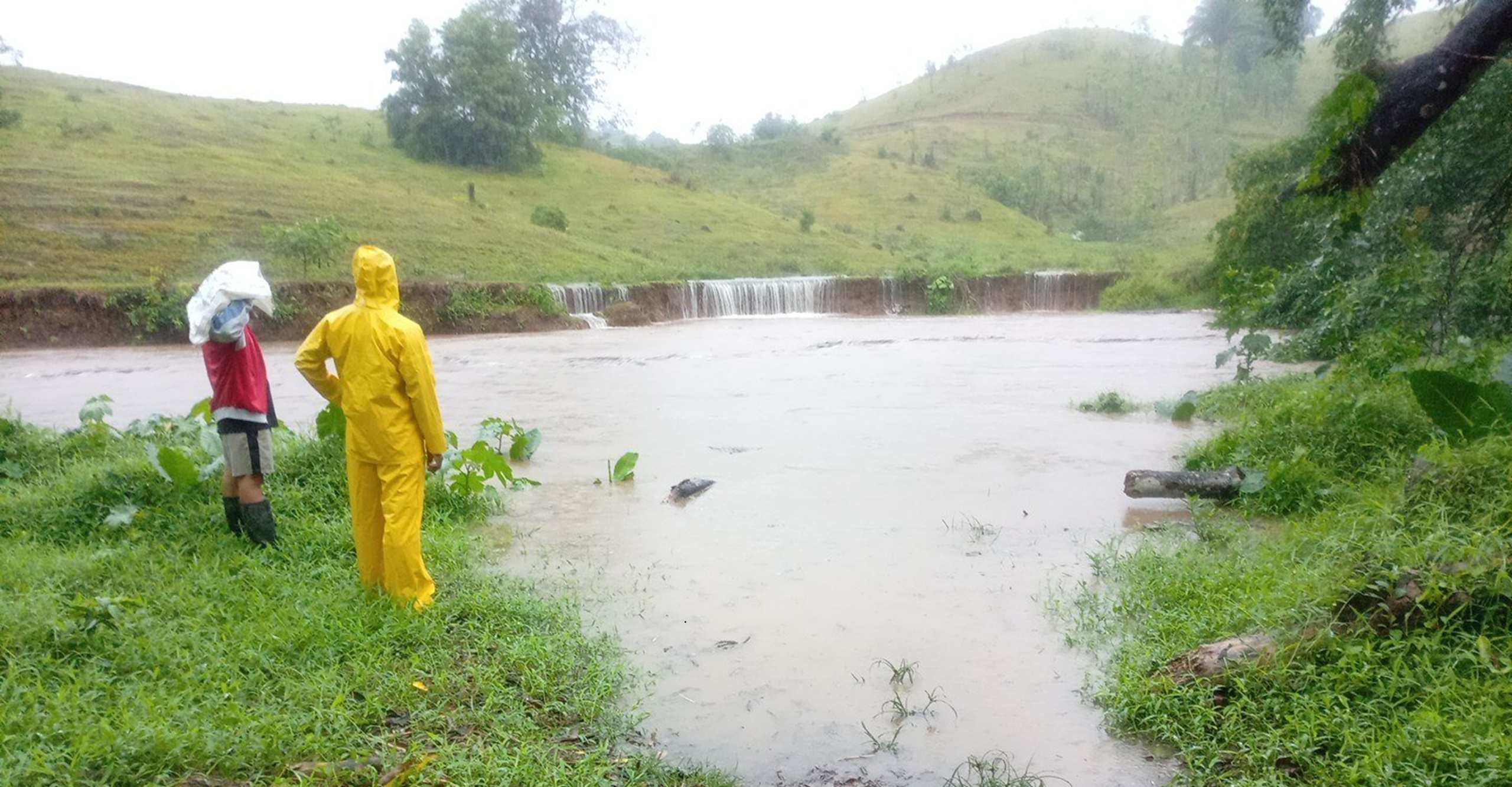 Remoción en masa por desbordamiento de río fue atendida en zona rural de Chocó