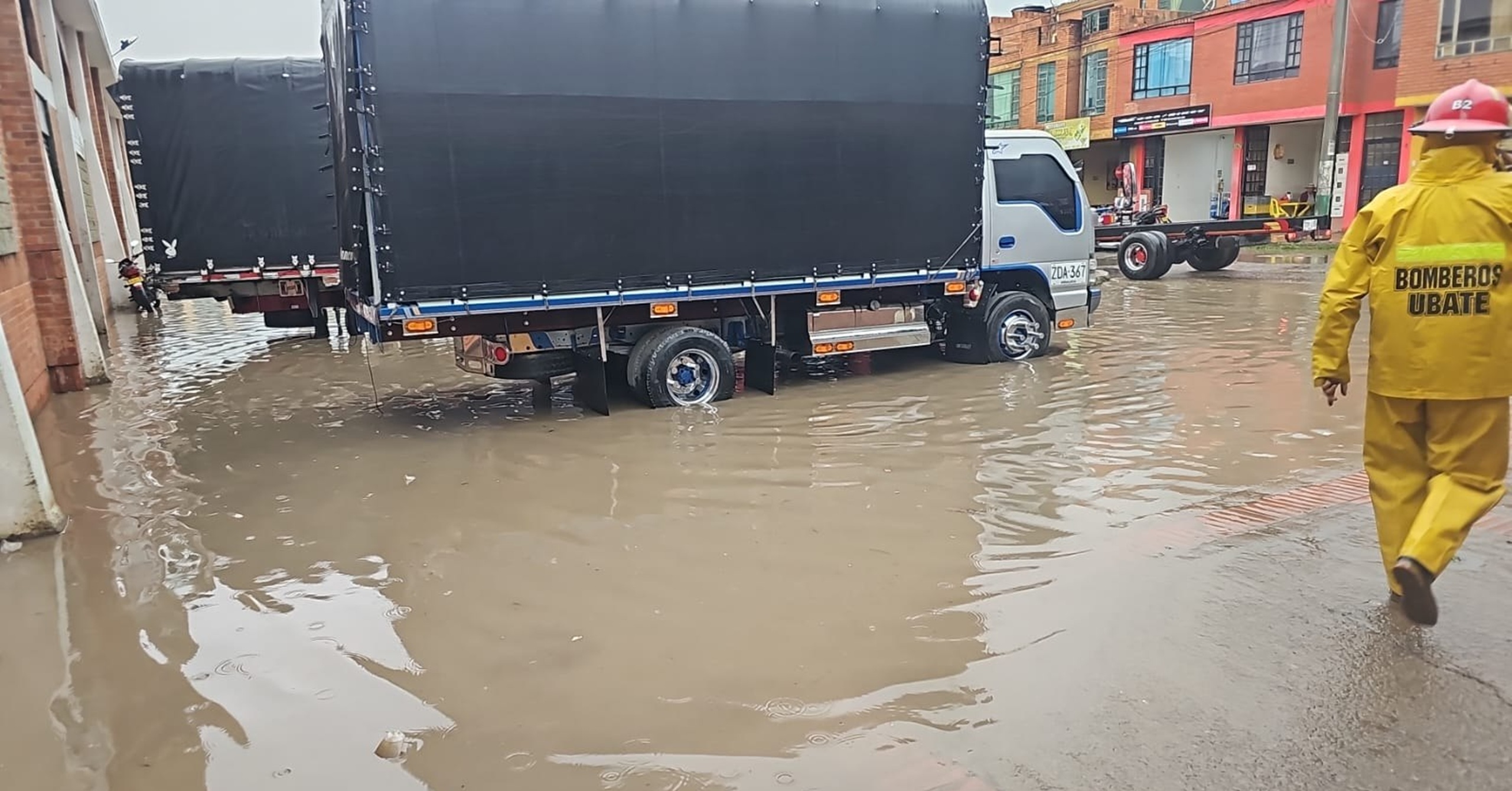 Fuertes lluvias provocaron inundaciones en Ubaté: 18 viviendas y un local comercial resultaron afectados