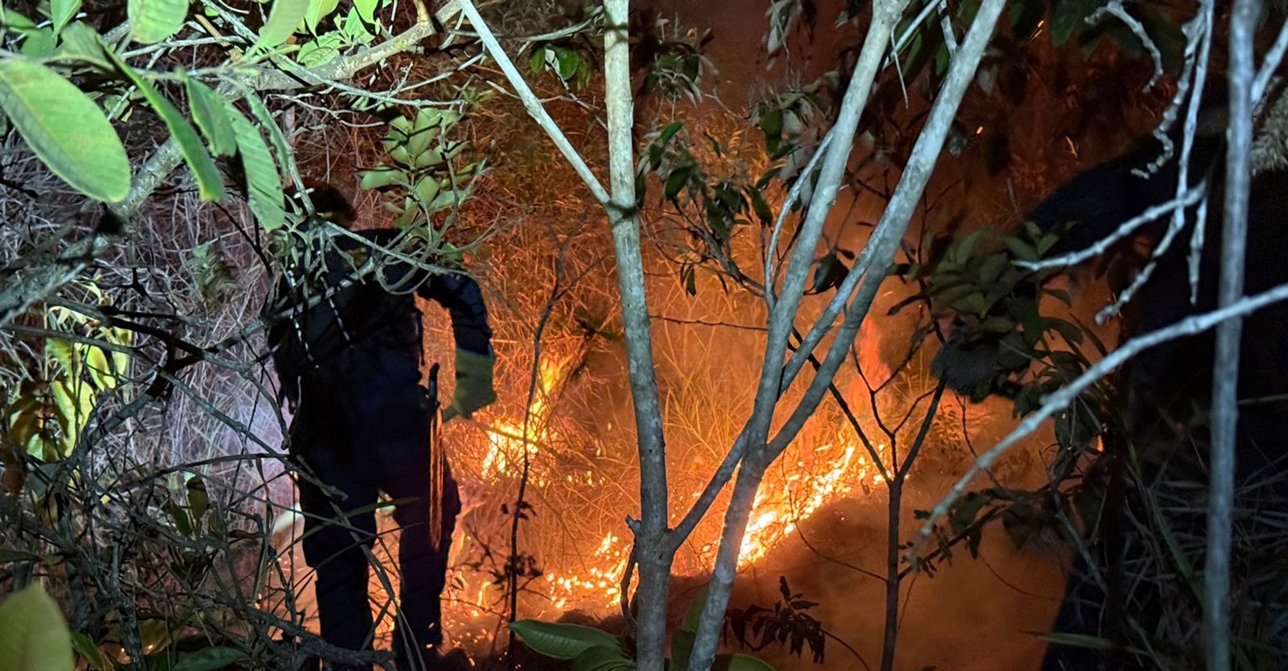 Incendio forestal en Girón fue controlado tras más de 13 horas de operación bomberil