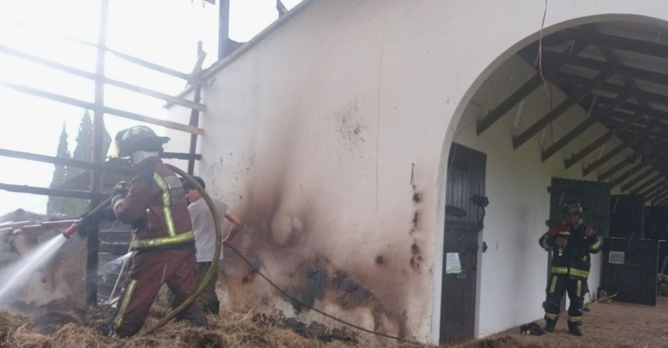 Bomberos de Tabio controlan incendio estructural en pesebrera de la vereda Juaica Santuario