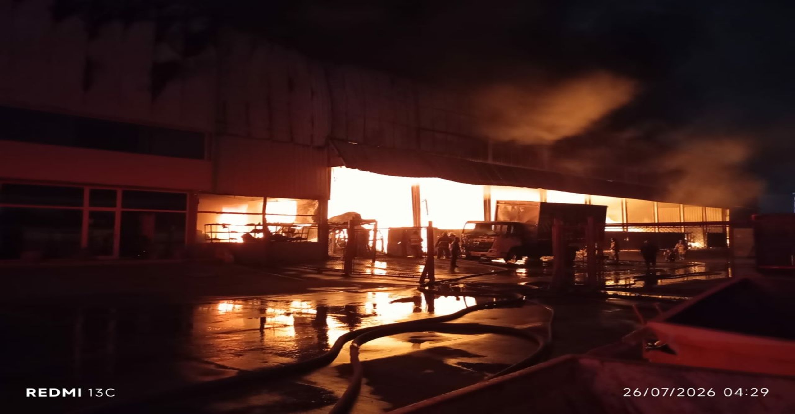 Bomberos Voluntarios de Galapa Atlántico atendieron incendio Estructural en las Bodegas Ferrari Park