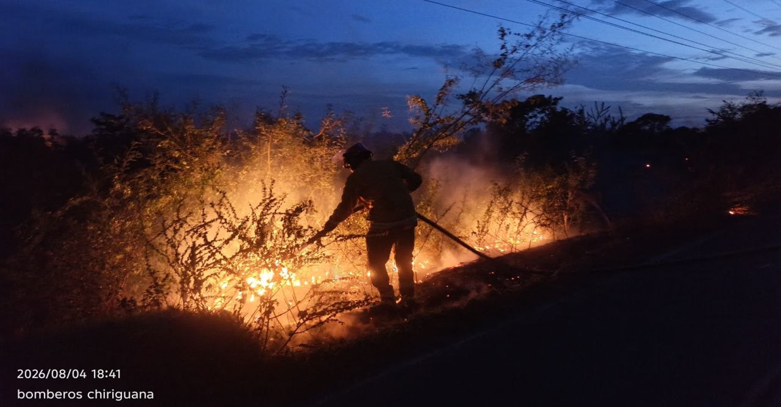 Bomberos de Chiriguaná controlan incendio forestal y evitan su propagación hacia zonas aledañas