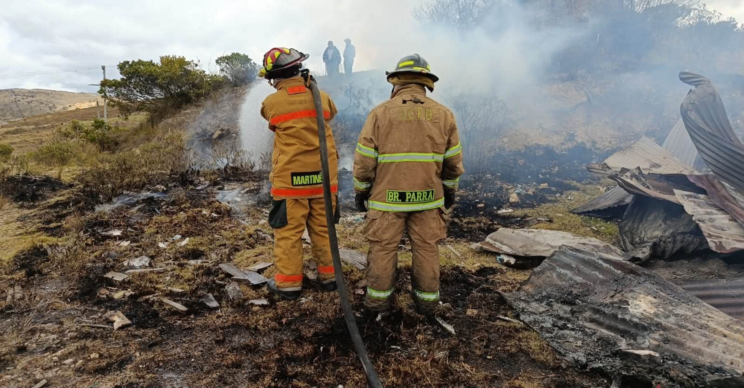 Bomberos atendieron incendio estructural en una plastiquera de Ciudadela Sucre