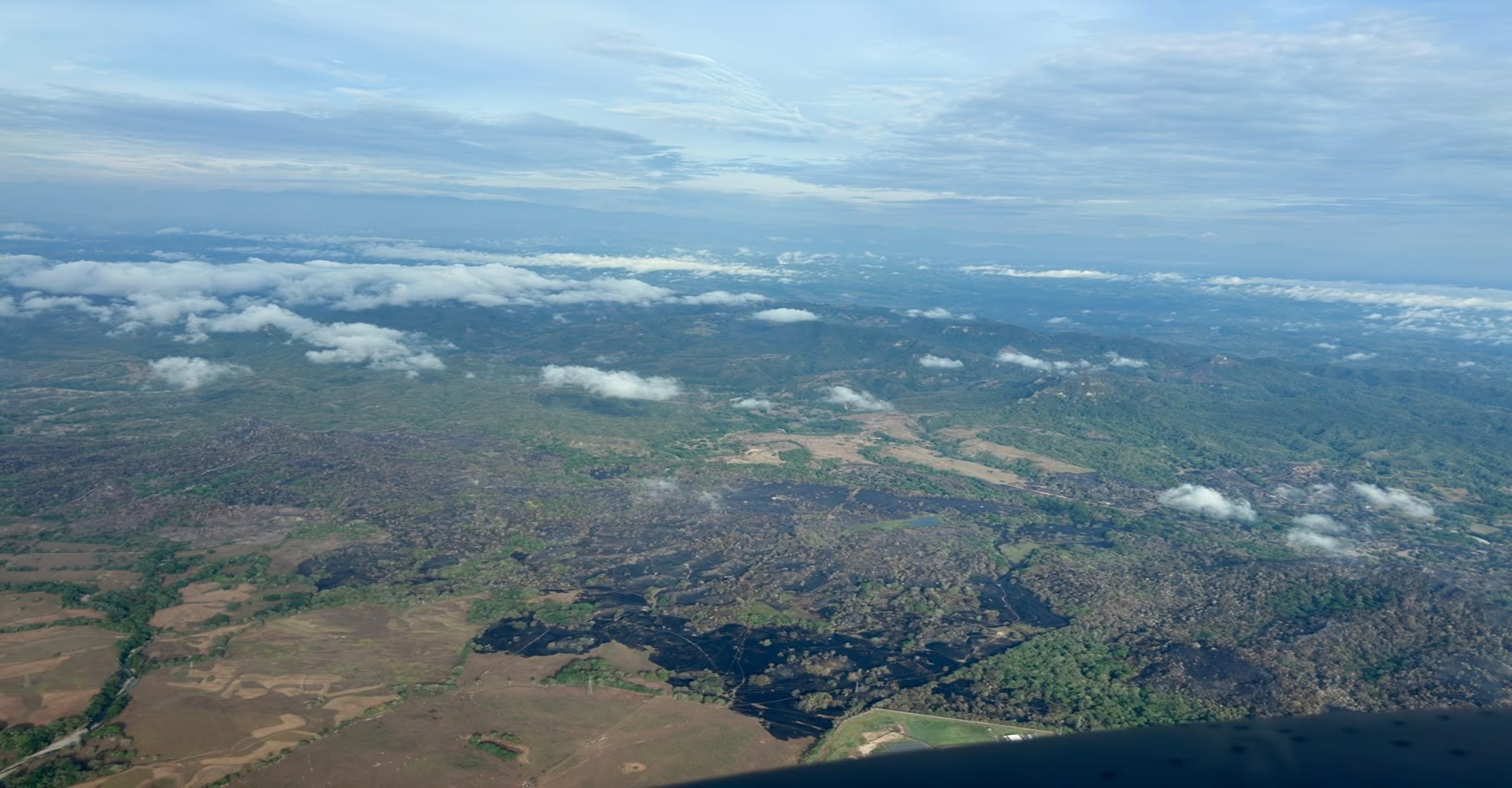 Operación terrestre y aérea permitió liquidar incendio que afectó 400 hectáreas en La Dorada