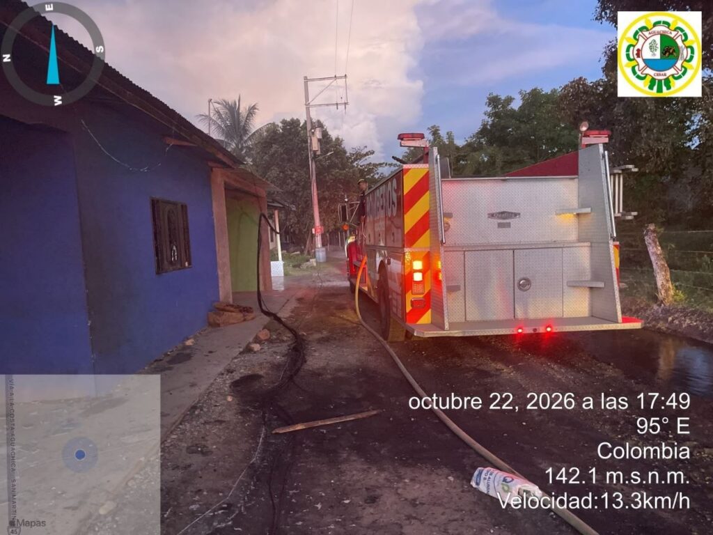 Despliegue de maquinaria bomberil para la atención del incendio en Aguachica, Cesar.